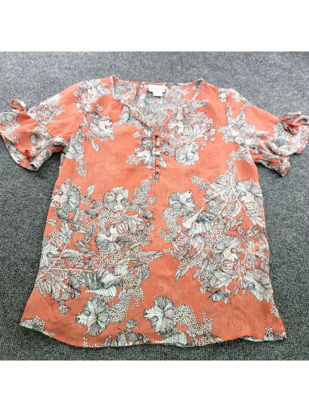 Liz Claiborne Floral Tie-Cuff Sleeve Blouse M Coral Black Coquette Flowy Dainty